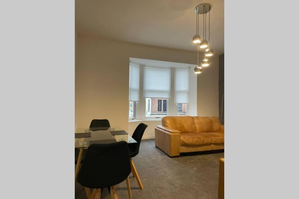 Bellshill Central Apartments Extérieur photo